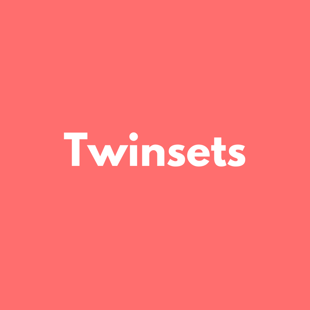 Comfortabele twinsets voor senioren, beschikbaar in diverse kleuren en ontwerpen.