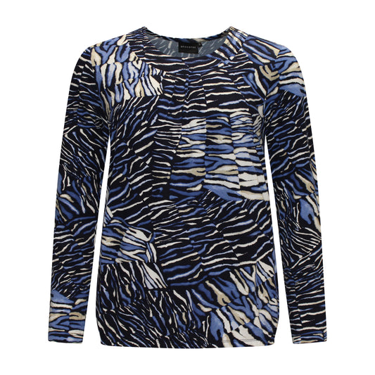 Voorzijde van Brandtex Blouson Yara met ronde hals, lange mouwen en elastische onderband in blauw met zwart patroon.