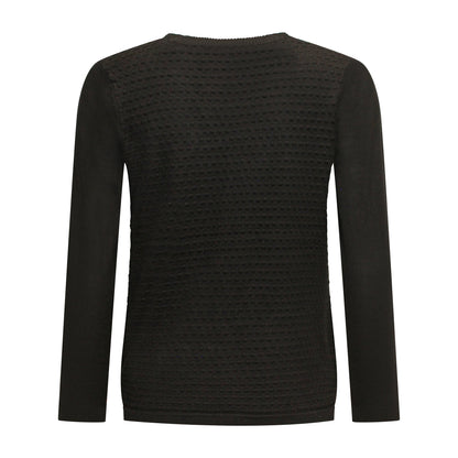 Achterzijde van Brandtex pullover Marit met lange mouwen, blokkenprint, en knoopdetail in het zwart.