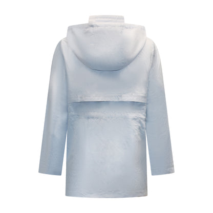 Achterzijde van Brandtex jas Hilda met capuchon en verstelbaar trekkoord in lichtblauw.