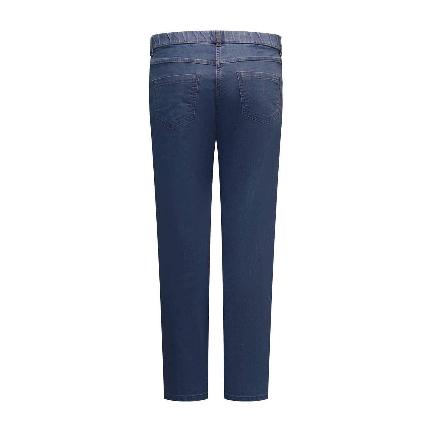 Achterzijde van Brandtex jeans Annelou met rechte pijpen, achterzakken en middenblauwe wassing.