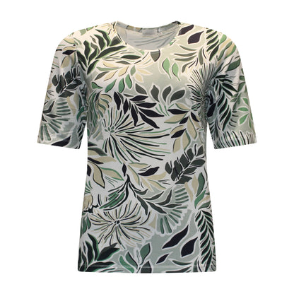 Voorzijde van Gabriella K T-shirt Wendy met korte mouwen, ronde hals en bladprint in groen.