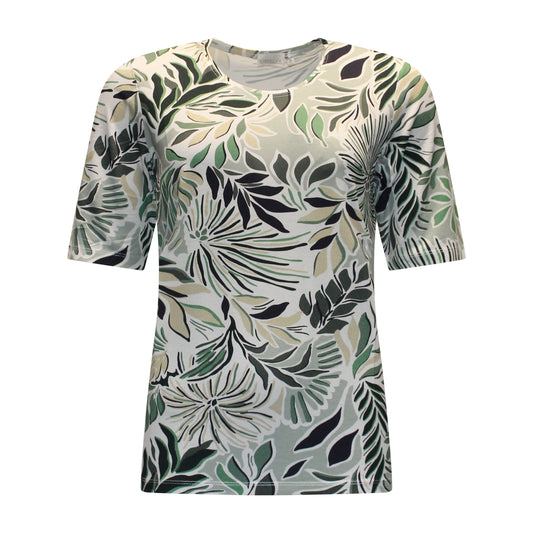 Voorzijde van Gabriella K T-shirt Wendy met korte mouwen, ronde hals en bladprint in groen.