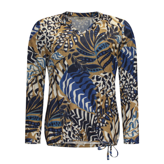 Voorzijde van Sensia Blouson Amelie met ronde hals, subtiel V-halsje, koordje onderaan en lange mouwen in blauw met camel.