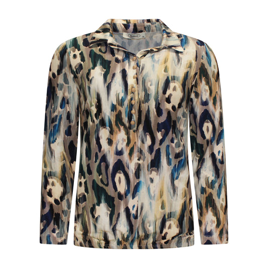 Voorzijde van Sensia Blouson Milou met kraagje, knoopjes, lange mouwen, elastische band en beige meerkleurige print.