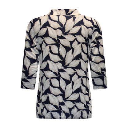 Achterzijde van Sensia Shirt Willeke met driekwart mouwen en elastische band onderaan.