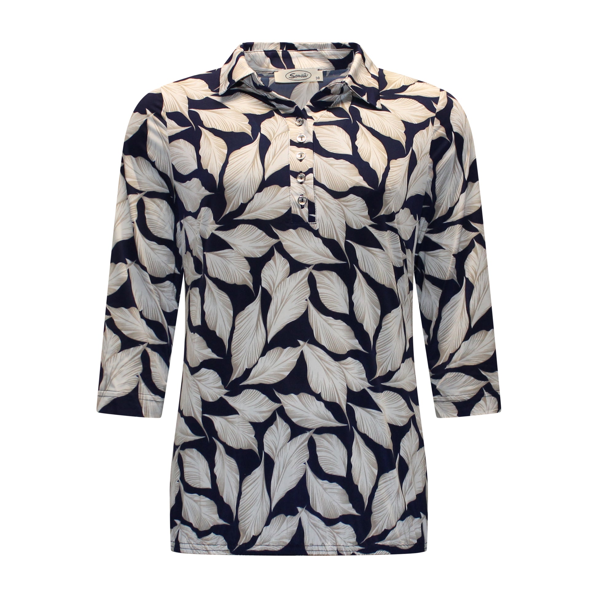 Voorzijde van Sensia Shirt Willeke met kraag, driekwart mouwen, knoopsluiting en elastische band onderaan.