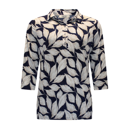 Voorzijde van Sensia Shirt Willeke met kraag, driekwart mouwen, knoopsluiting en elastische band onderaan.