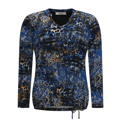 Voorzijde van Sensia T-shirt Lisanne met ronde hals, subtiel V-halsje en koordje onderaan in blauw.