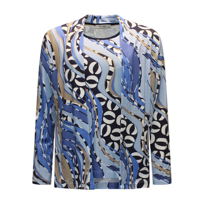 Voorzijde van Sensia Twinset Jinte met T-shirt korte mouwen, ronde hals, splitjes aan de zijkanten en blauw-crème golvend patroon.