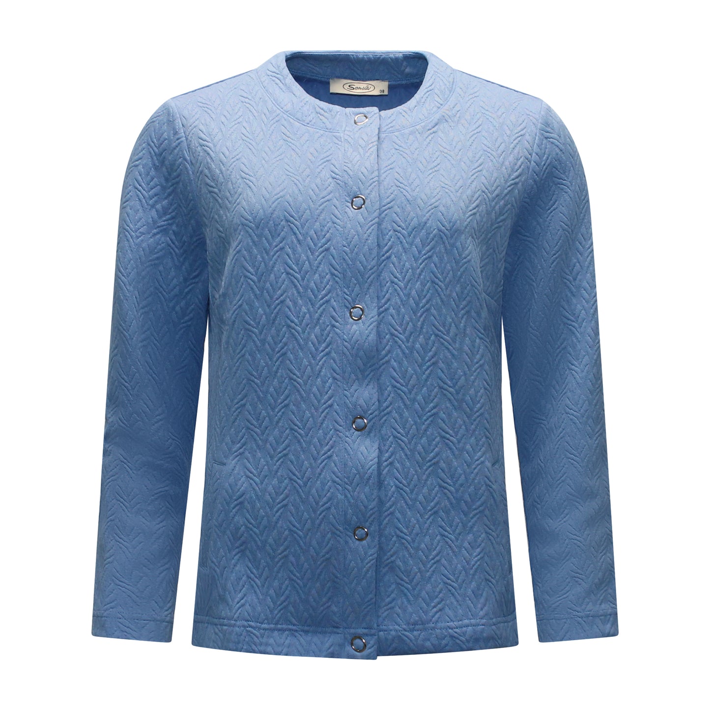 Voorzijde van Sensia vest Monique met ronde hals, drukknopen en twee steekzakken in lichtblauw.