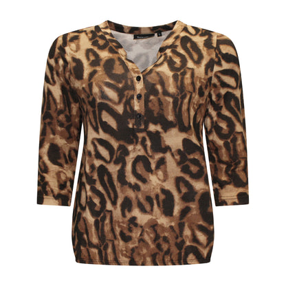 Voorzijde van Signature Blouson Anouk met V-hals, knoopjes, driekwartmouwen en subtiel patroon in bruin.