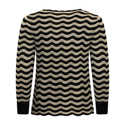 Achterzijde van Signature Pullover Mariska met ronde hals, lange mouwen, boordje en gegolfd streepmotief in zwart.