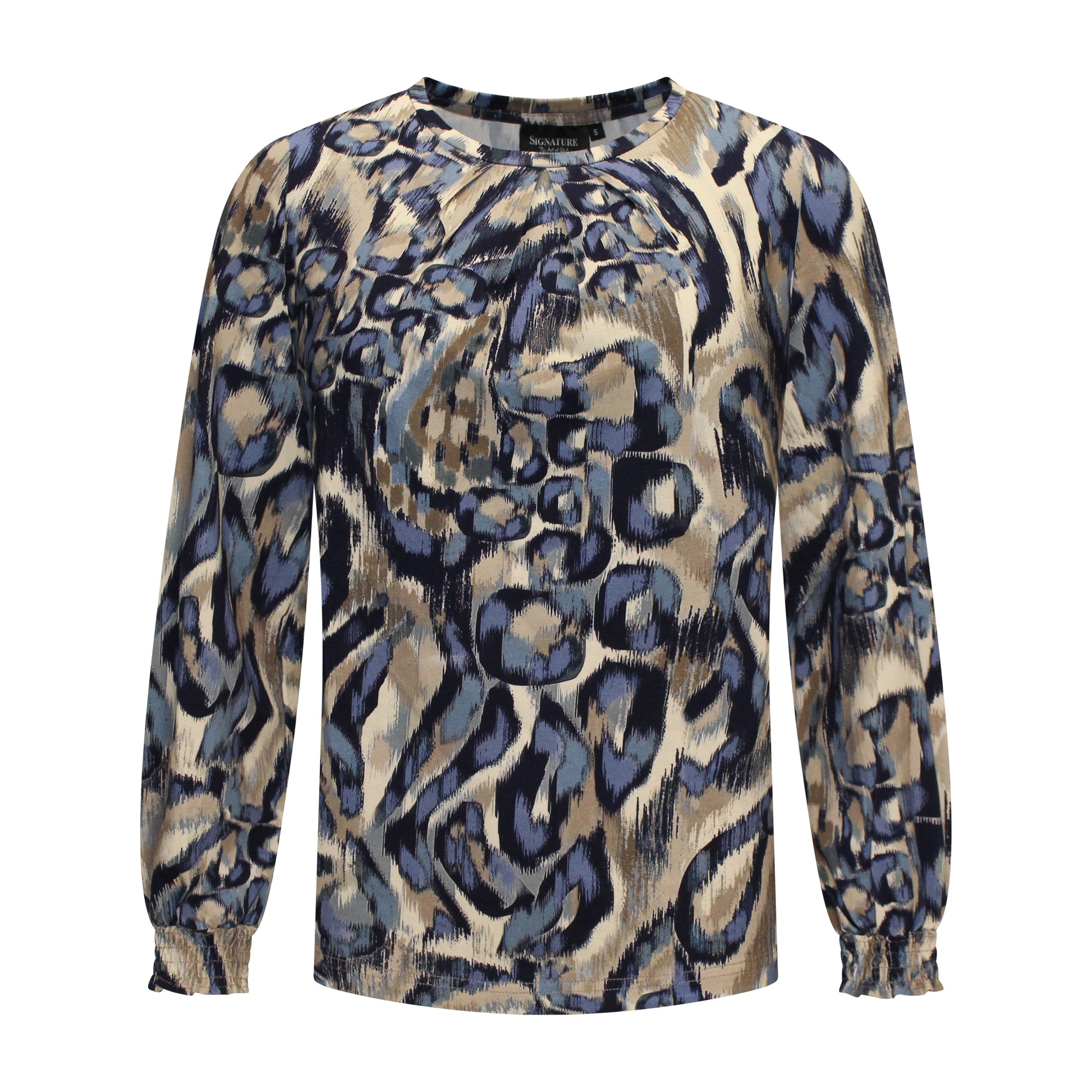 Voorzijde van Signature T-shirt Saskia met ronde hals, lange mouwen, recht model en elastische manchetten in het blauw.
