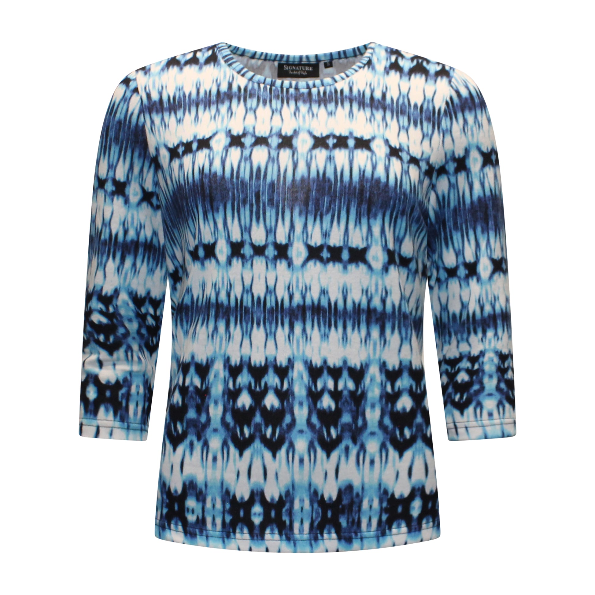 Voorzijde van Signature t-shirt Denise met ronde hals, driekwart mouwen en bloempatroon in blauw met wit.