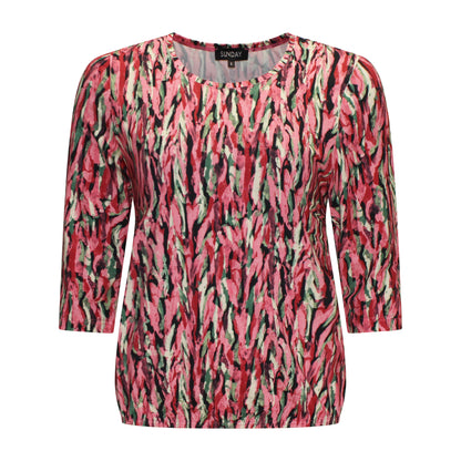 Voorzijde van Sunday Blouson Maris met driekwart mouwen en ronde hals in het roze.
