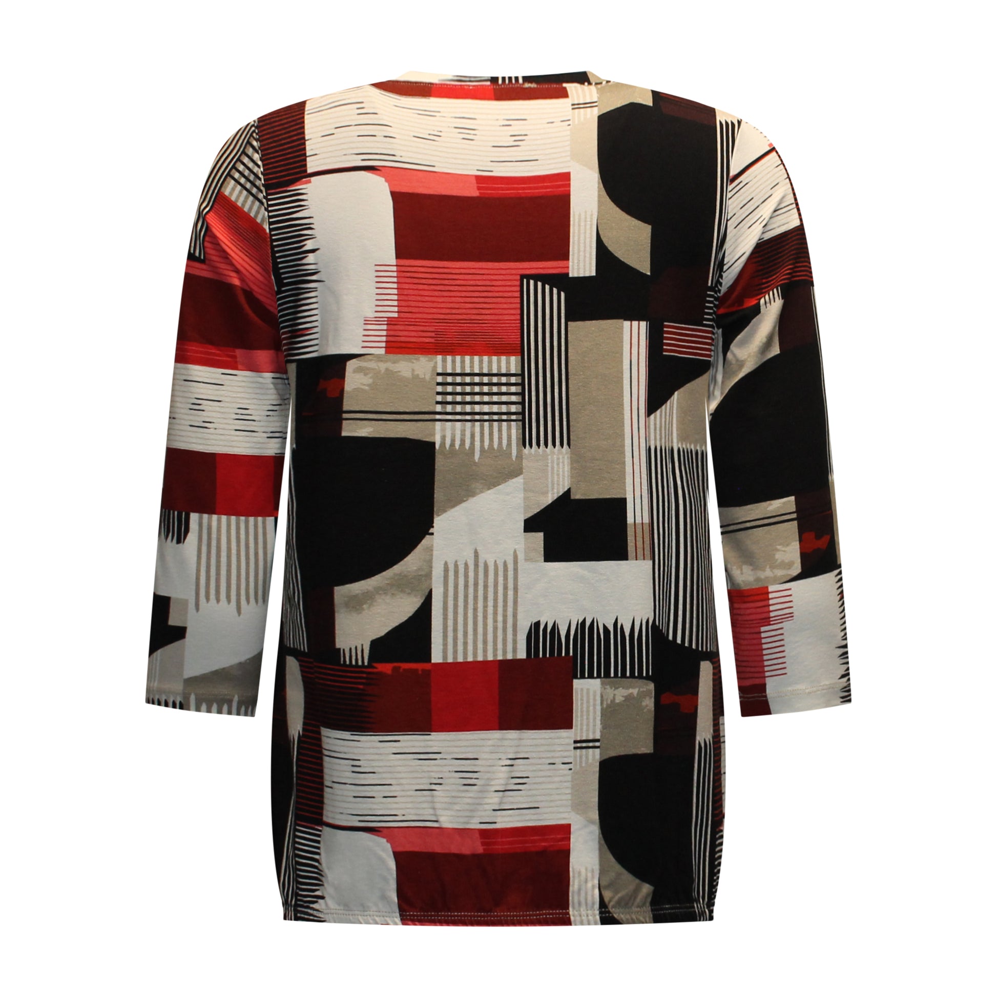 Achterzijde van Sunday Shirt Nicole met driekwart mouwen, elastische onderband en grafische print in rood en offwhite tinten.