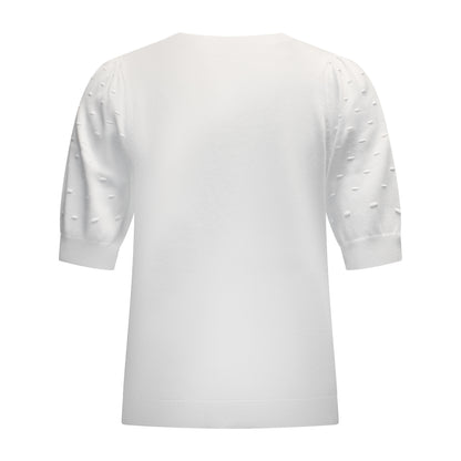 Achterzijde van Sunday Trui Marijke met korte mouwen, reliëfstructuur en splitjes aan de zijkant in wit.